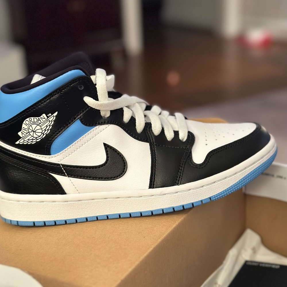 Women’s Air Jordans 7.5